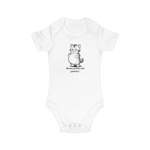 Baby-Kurzarmbody aus weicher Baumwolle mit Kätzchen-Motiv und Spruch Round, proud and purrfect